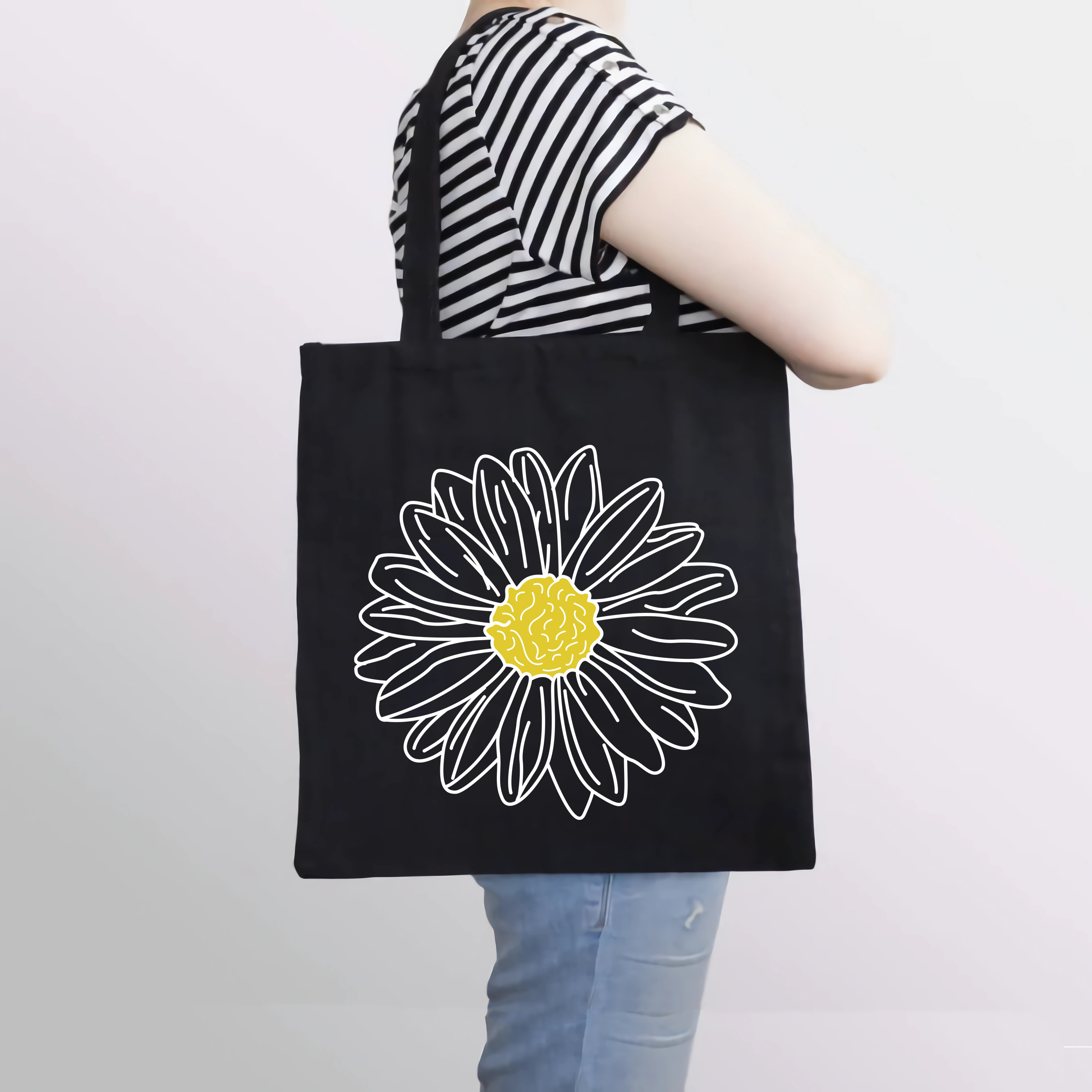 توتبگ پارچه‌ای مشکی طرح سنتی